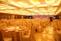 Shuyi International Hotel - parkir