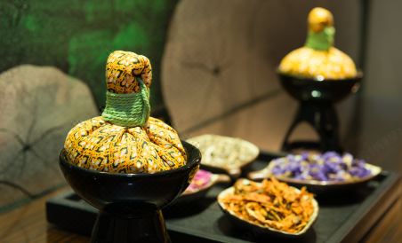 Suitetrails - Kingdo Hotel (Zhuhai Gongbei Port Aromatherapy Theme)