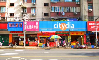 Yalan Hostel - Housity