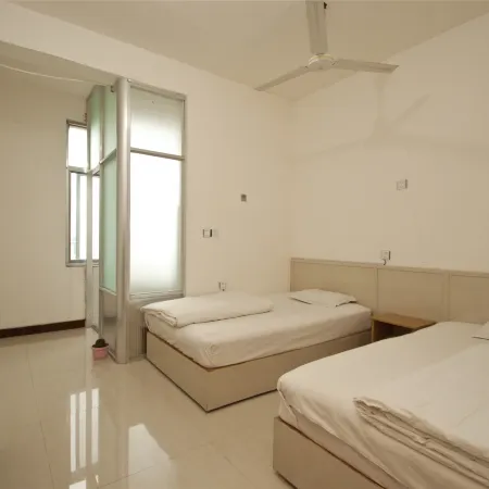 Yishui Hongfu Hotel
