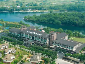 Popular Four-Star Hotels in Lingchuan