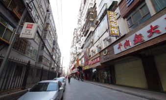 Jun Hotels (Zhangye Road Pedestrian Street)