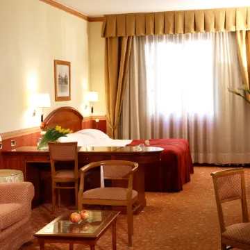 Starhotels Majestic Отели рядом с достопримечательностью «Борго Дора»