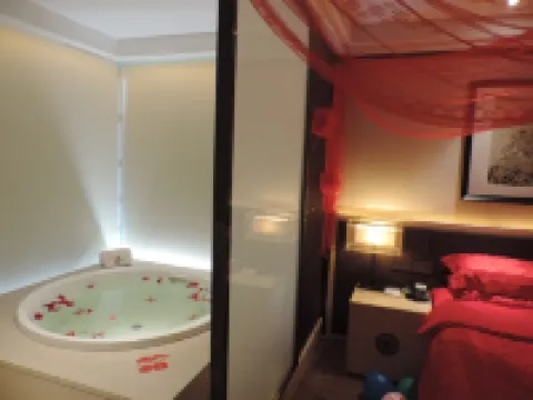 Mile Bosion Hot Spring Hotel