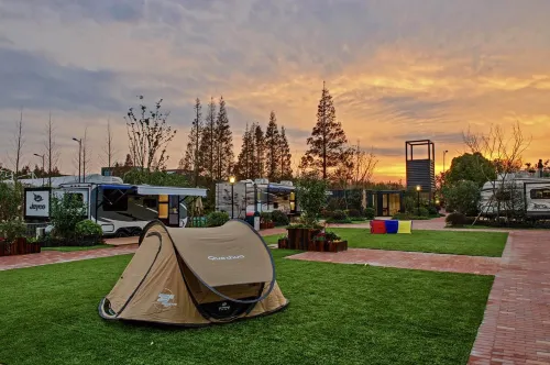 Linjia Campsite (Shanghai International Resort) - Tiny houses