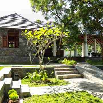 Yala Oga Reach Hotel Hotel Exterior