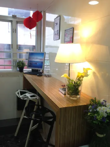 香港百樂賓館（佐敦地鐵站B1出口）