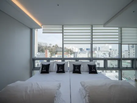 K-Guesthouse Premium Nampo 1 Отели рядом с достопримечательностью «Songdo Cloud Trails»