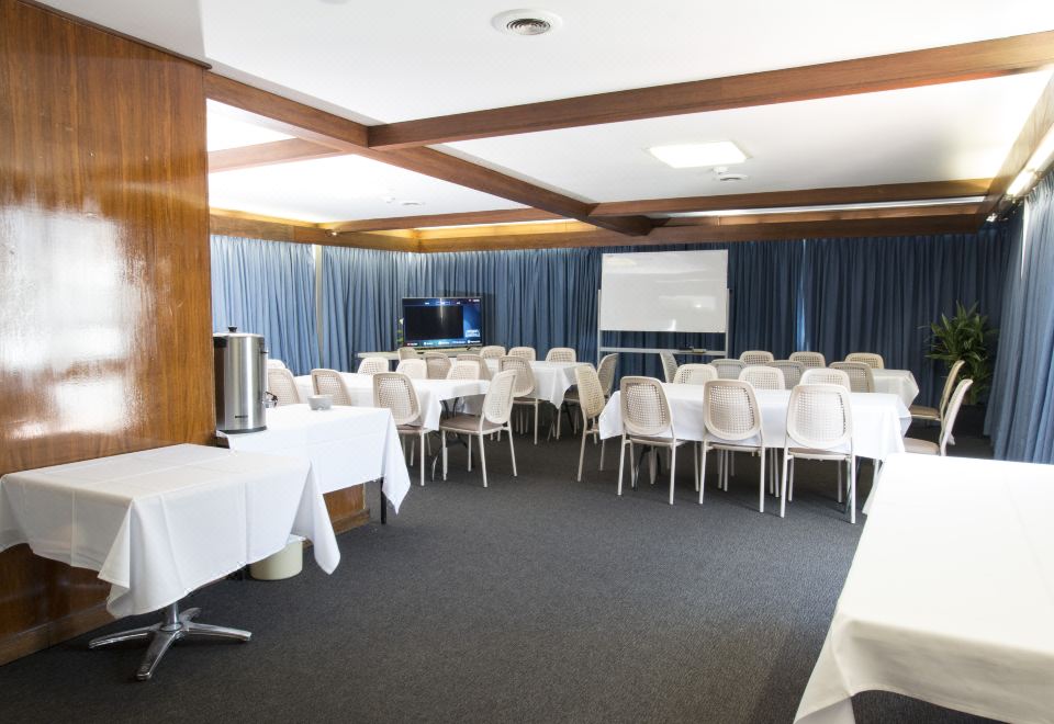 3. 메트로폴리탄 스..