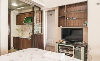 58 Short-term Rental Apartment
