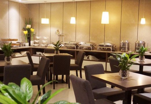 Homeinn Plus Hotel (Beijing Guangqumennei Subway Station Hongrun) Hotel Overview