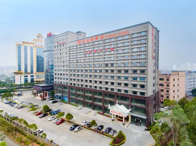 Vienna Hotel (Shenzhen Dayun Center Ainan Road)