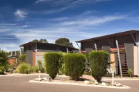 Majestic Oasis Apartments Hotels near Wharflands Plaza