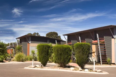 Majestic Oasis Apartments Отели в г. Порт-Огаста