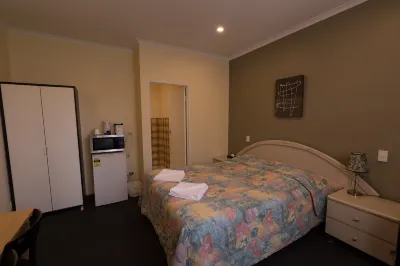 Chadstone Executive Motel Hotels near The Ormond Provedore