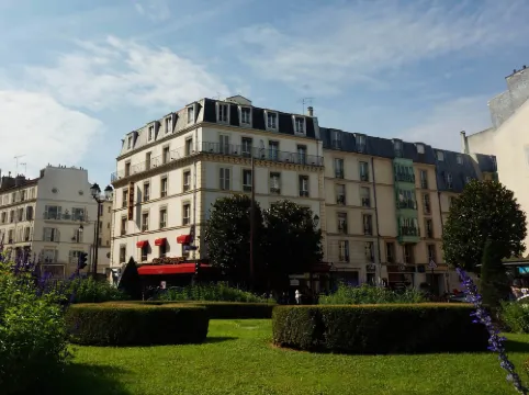 巴黎訥伊樂蓬酒店