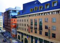 Sleep Well Youth Hostel Hotel di 