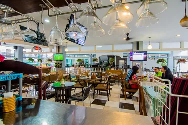 รูปภาพของสุทัศน์คอร์ท 2