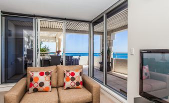 Golden Sands Beach Apartment Perth