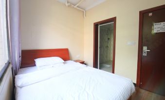 Nanbu County Dongfanghong Business Hotel