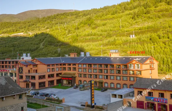 松潘龍欽雲頂大酒店