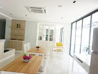 168 Studio Hotel Ubon Ratchathani Hotel berhampiran Menara Sunee