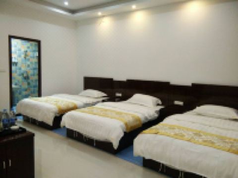 黄果树蕊松酒店 - 三人房