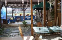 Langtaosha Homestay