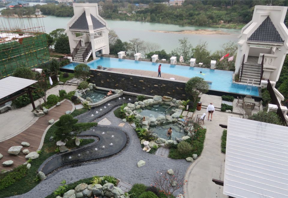 비촨 쿵중 핫 스프링 호텔 온천