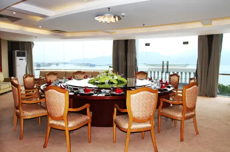 Qingjiang Tianlongwan Holiday Hotel