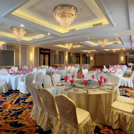 Huatian Grand Hotel (Langshan Avenue)