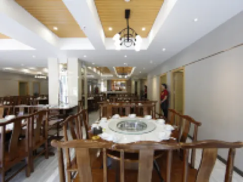 Holiday Inn Grand Yingxie فنادق في داينغ