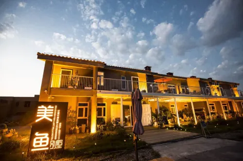 Shahu Fish Lake View Villa Hotels in Pingluo
