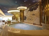 赤峰港湾世纪酒店 - 室内游泳池