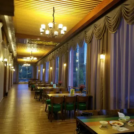Yufeng Guangjulou Hotel