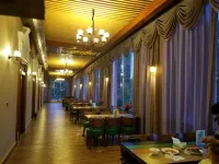 Yufeng Guangjulou Hotel