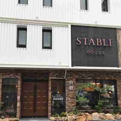 STABLE HOUSE Hotel Exterior