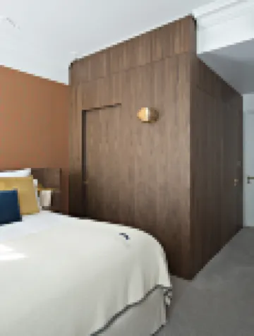 Hotel Parister & Spa Hotels near Folies-Bergere