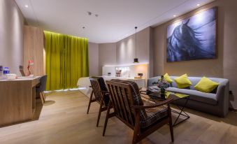 Dreamer Joker Hotel (Chaozhou Guangjiqiao Paifang Street Bus Terminal) - Housity
