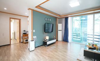 Royaltree Pension