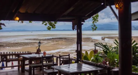 Koh Mook Garden Beach Resort Отели рядом с достопримечательностью «Kuan Tong Rock»