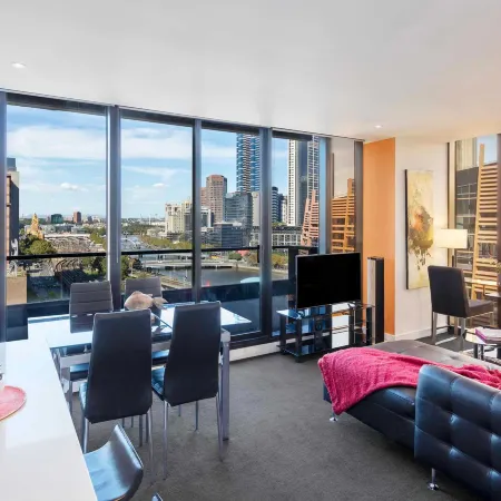 Aura on Flinders Serviced Apartments