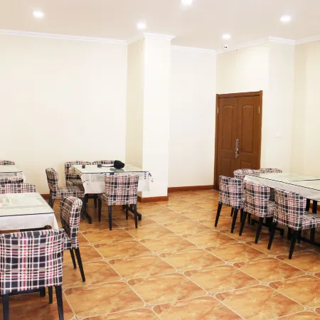Tangla Town Holiday Hotel