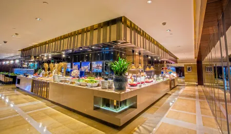 Wyndham Grand Plaza Royale Furongguo Changsha Отели рядом с достопримечательностью «Nvzi University Library»