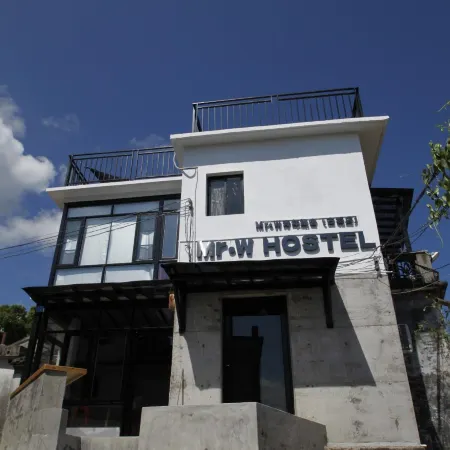 Mr .w Youth Hostel (Old Town)