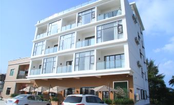 Wind Blowing Leisure Accommodation