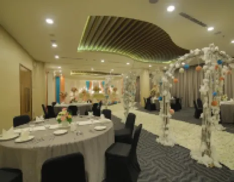 Ozone Hotel Pantai Indah Kapuk