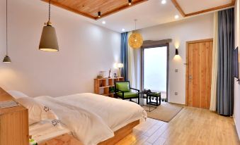 Floral Hotel·Zerunju Light Luxury Guesthouse - Housity