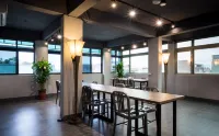 Taipei Travelers International Hostel - イン(INN)