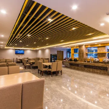 Longchen Hotel (Leshan Giant Buddha)